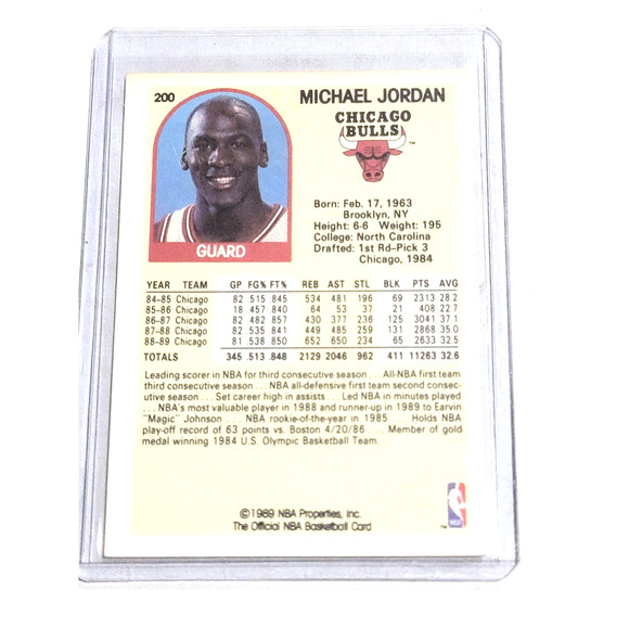 1989-90 Hoops #200 Michael Jordan Bulls - Picture 2 of 2